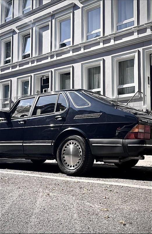 Blau Gebraucht 1989 Saab 900 Kleinwagen | 9.500 € - Bild 1/4