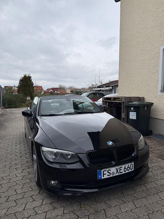 Gebraucht BMW 320 Cabriolet Performance 184 PS (135 kW) 2012 Schwarz Cabrio
