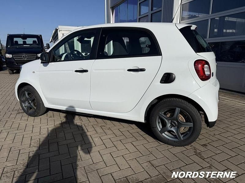 Gebraucht Smart ForFour Electric Drive 60 kW (82 PS) 2018 Weiß Limousine