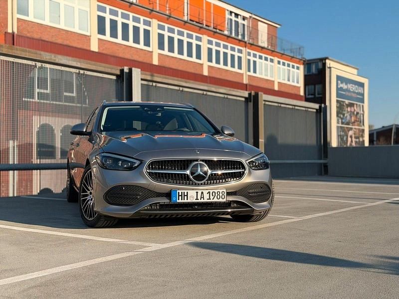 Gebraucht Mercedes C300 265 PS (194 kW) 2022 Mojavesilber Kombi