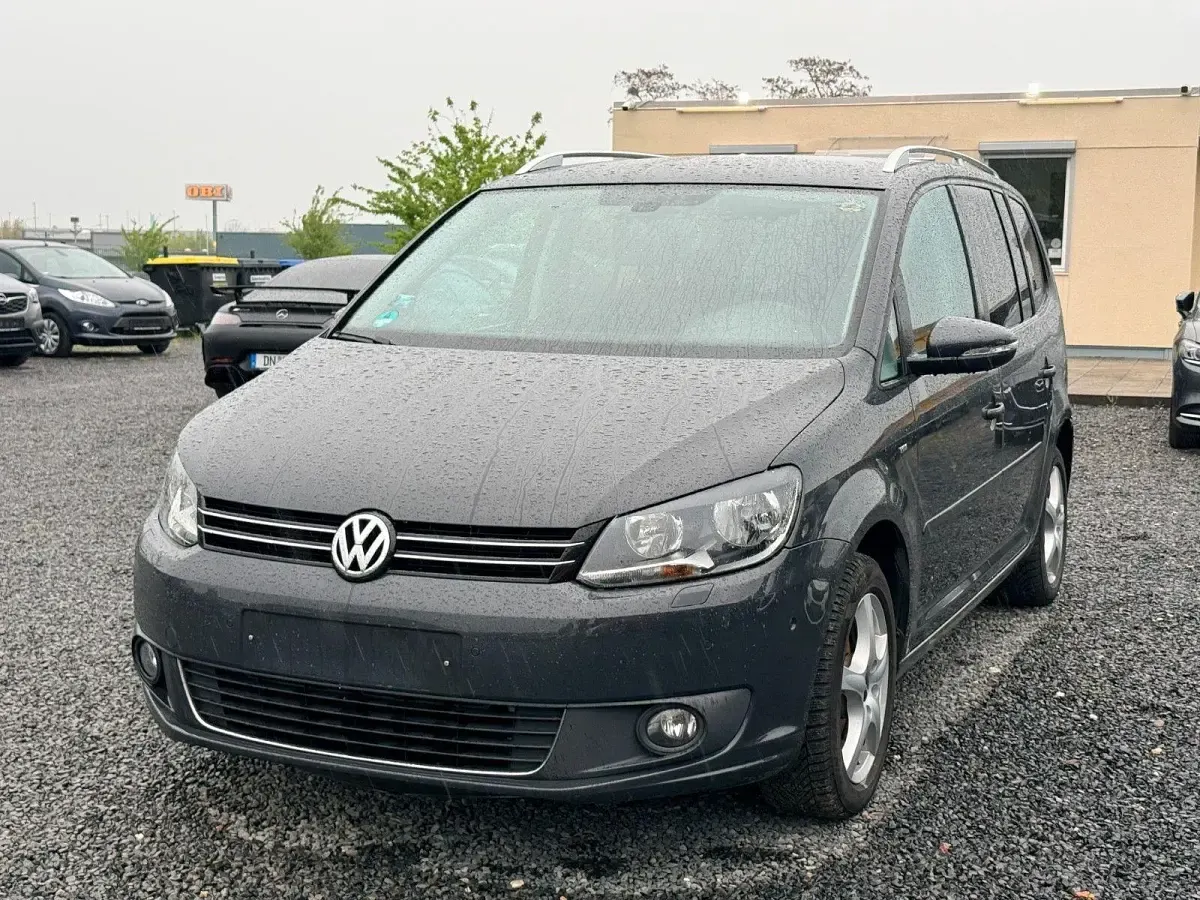 Gebraucht VW Touran Cup 105 PS (77 kW) 2014 Grau Van / Kleinbus