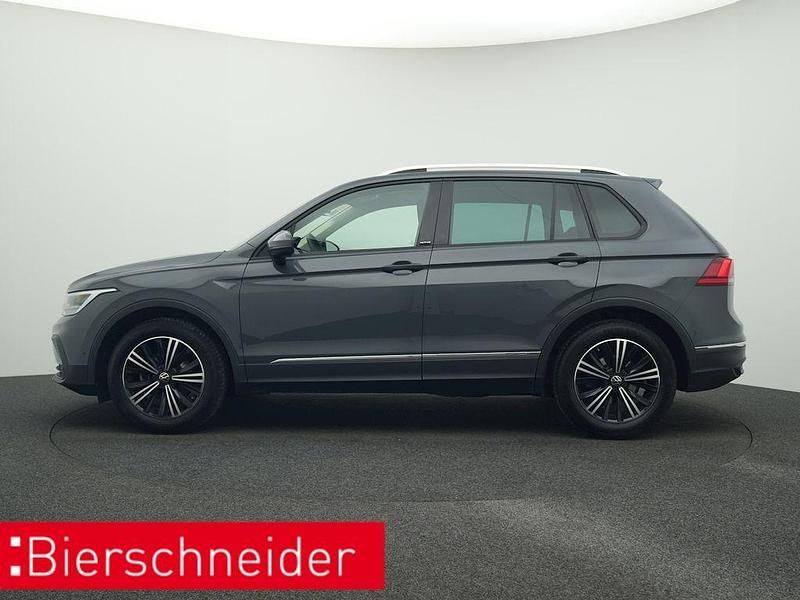 Gebraucht VW Tiguan Active 131 PS (96 kW) 2022 Grau SUV