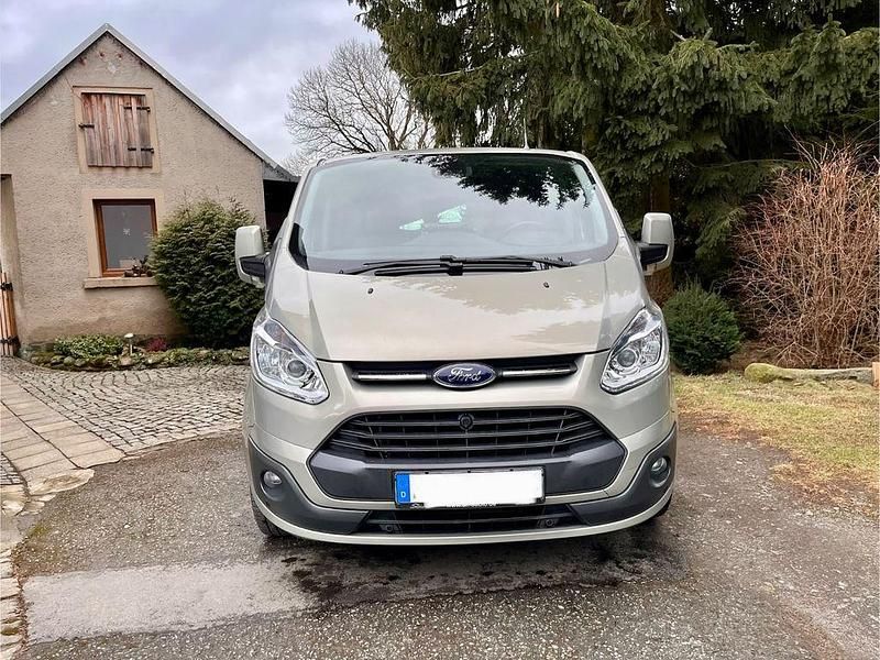 Gebraucht Ford Tourneo Titanium 155 PS (114 kW) 2015 Beige Van / Kleinbus
