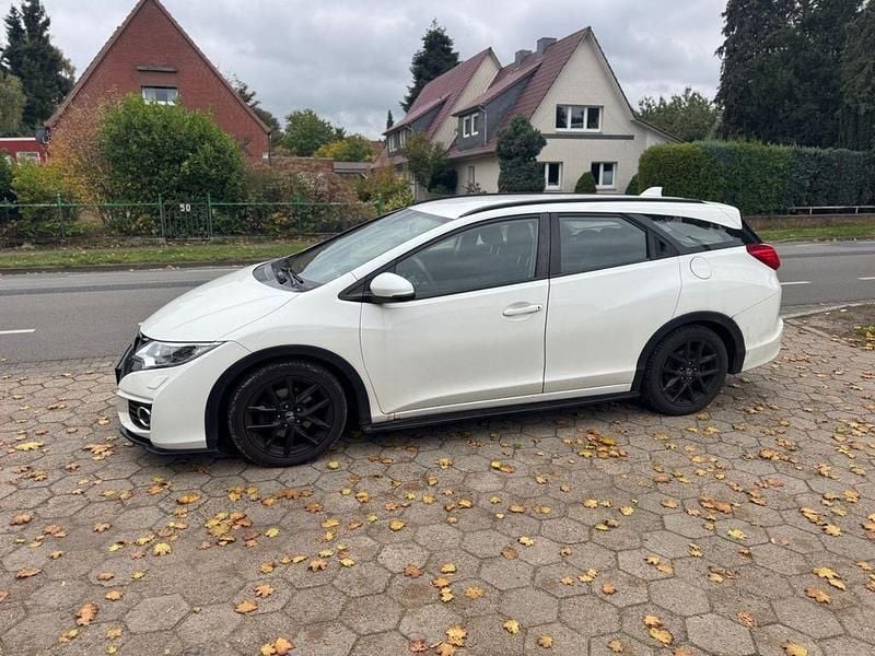 White orchid p. Gebraucht 2015 Honda Civic Kombi | 6.200 € (Guter Preis) - Bild 1/4