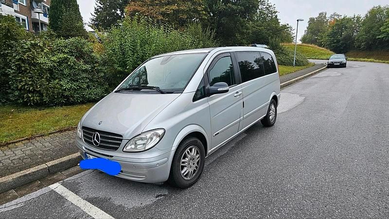 Silber Gebraucht 2009 Mercedes Viano Van / Kleinbus | 9.999 € (Fairer Preis) - Bild 1/4