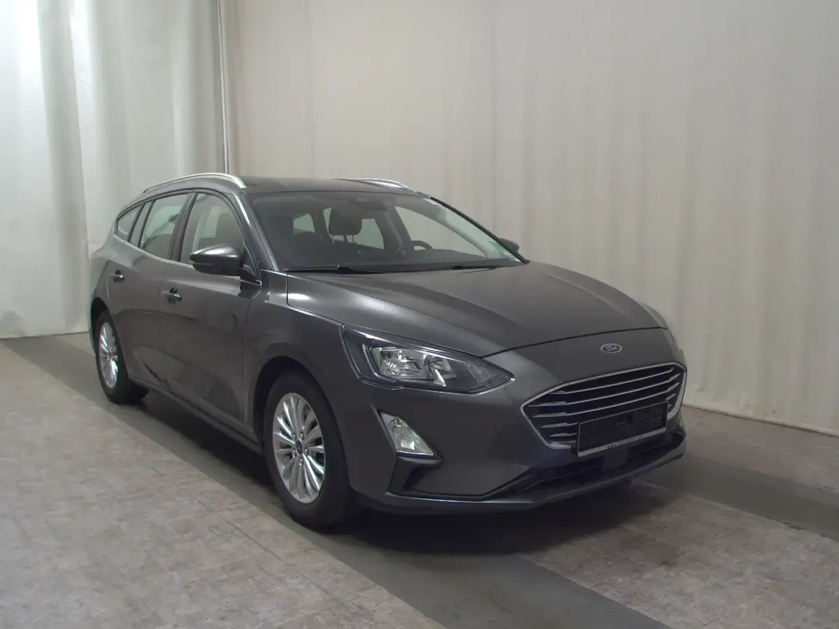 Gebraucht Ford Focus Titanium 120 PS (88 kW) 2020 Grau Kombi