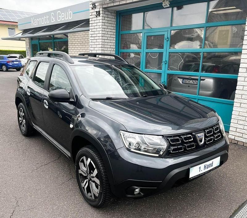 Grau Gebraucht 2019 Dacia Duster Comfort SUV | 14.950 € (Fairer Preis) - Bild 1/4