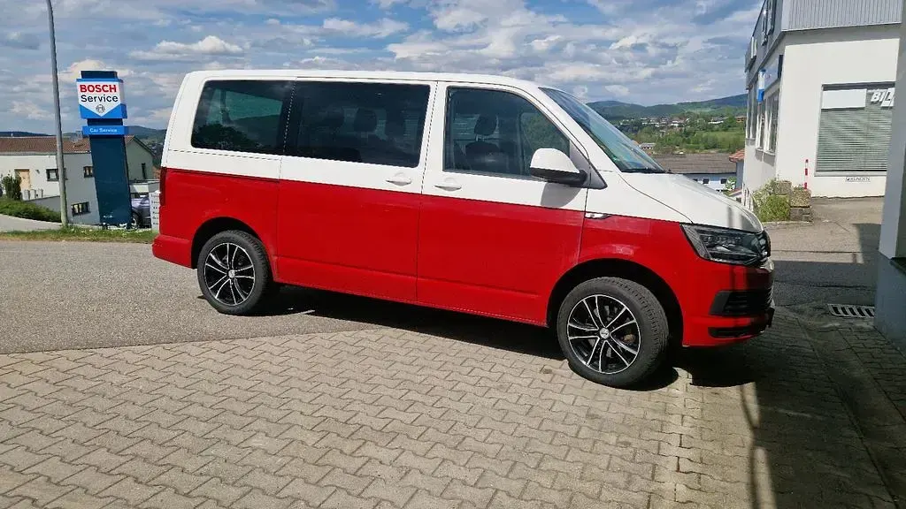 Gebraucht VW Caravelle 199 PS (146 kW) 2019 Candyweiß/kirschrot Van