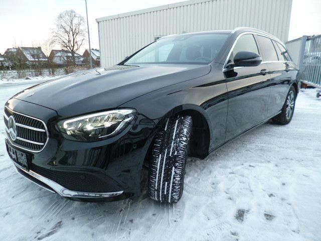 Gebraucht Mercedes E200 Avantgarde 160 PS (117 kW) 2022 Schwarz Kombi