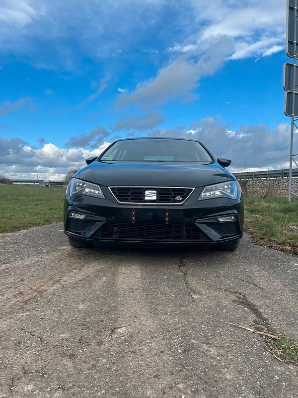 Second-hand Seat Leon FR 125 CP (91 kW) 2018 Negru Hatchback