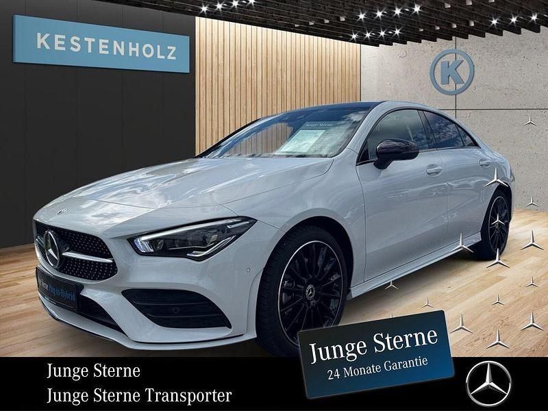 Weiß Gebraucht 2022 Mercedes CLA250e AMG Limousine | 36.990 € (Teuer) - Bild 1/4