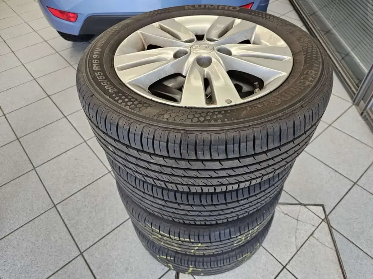 Gebraucht Hyundai ix20 125 PS (91 kW) 2014 Blau Kleinwagen