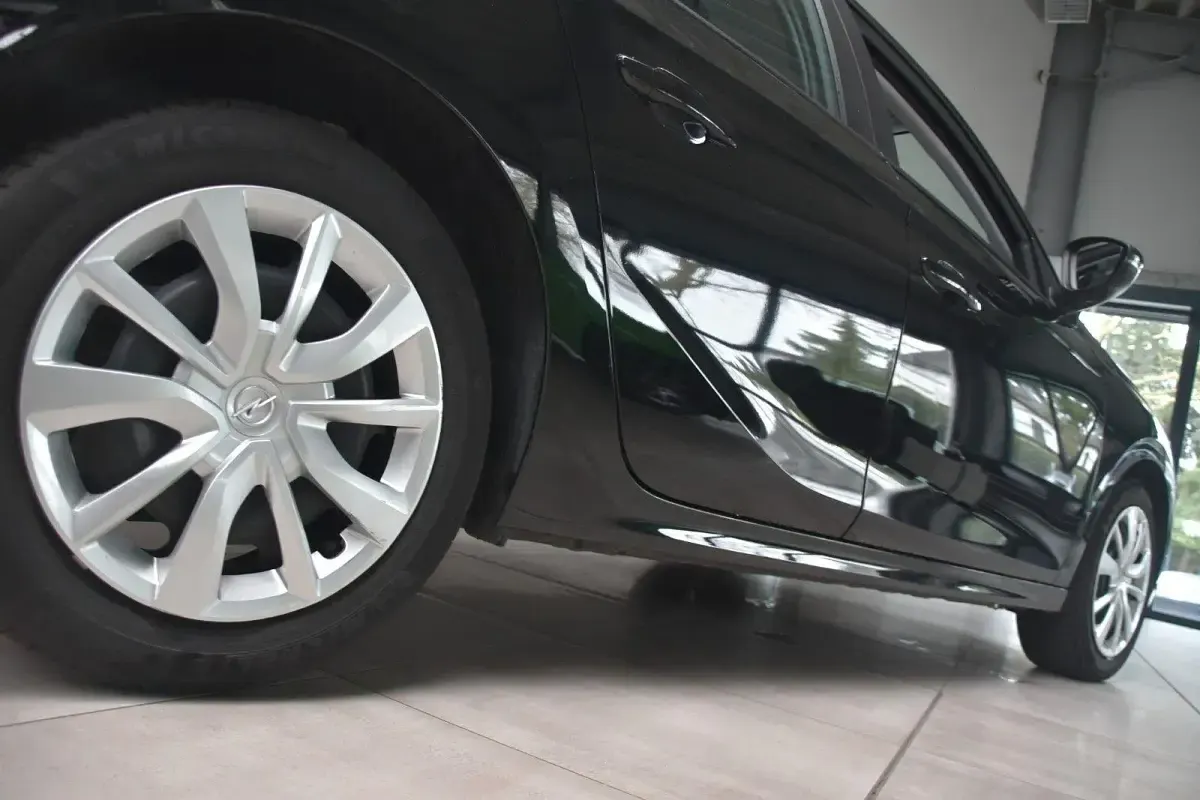 Gebraucht Opel Corsa Edition 101 PS (74 kW) 2025 Schwarz Kleinwagen