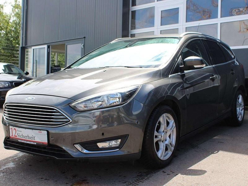 Magneticgrau (metallic) Gebraucht 2016 Ford Focus Titanium Kombi | 4.840 € (Superpreis) - Bild 1/4