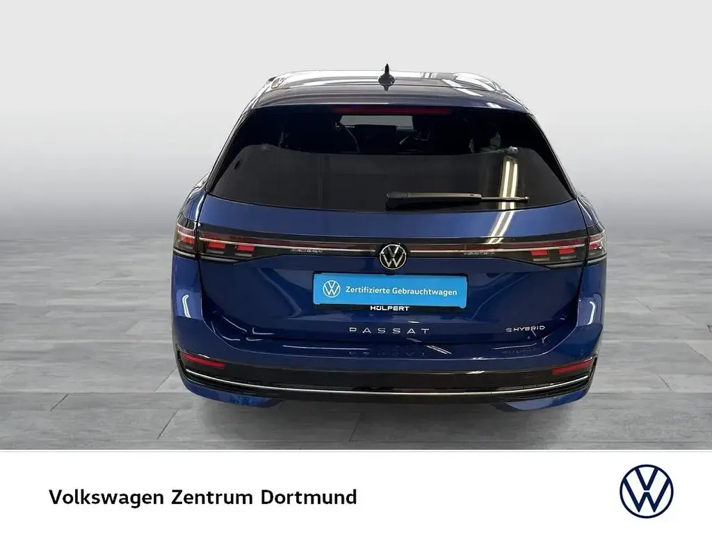 Gebraucht VW Passat Elegance 204 PS (150 kW) 2026 Reef blue metallic Kombi
