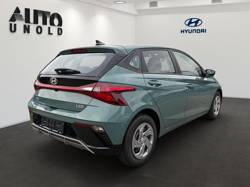 Gebraucht Hyundai i20 Select 84 PS (61 kW) 2025 Grün Kleinwagen