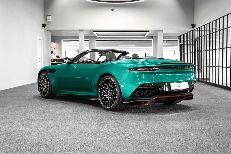 Gebraucht Aston Martin DBS 770 PS (566 kW) 2023 Grün Cabrio