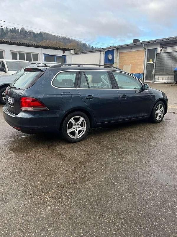 Gebraucht VW Golf VI Comfortline 105 PS (77 kW) 2010 Bluegraphit perleffekt Kleinwagen
