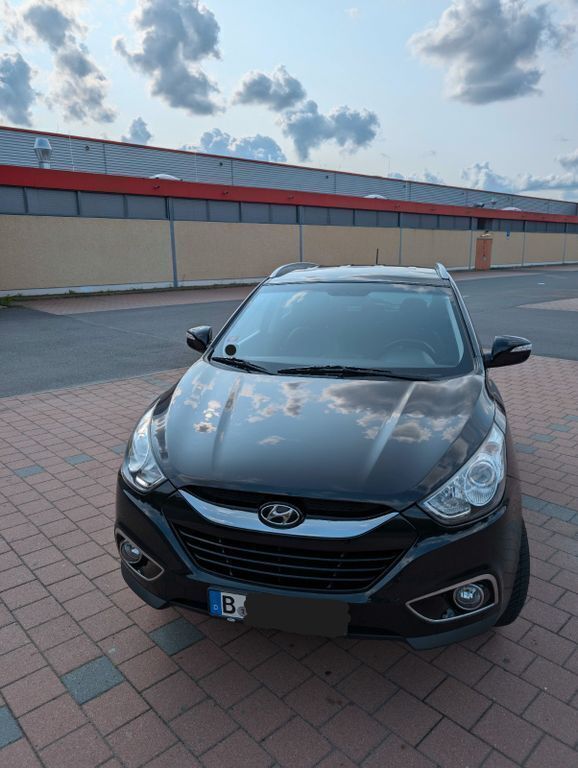 Schwarz Gebraucht 2010 Hyundai ix35 Style SUV | 8.450 € (Fairer Preis) - Bild 1/4