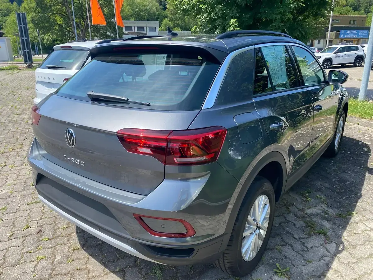 Neu VW T-Roc 150 PS (110 kW) 2025 Indiumgrau metallic SUV