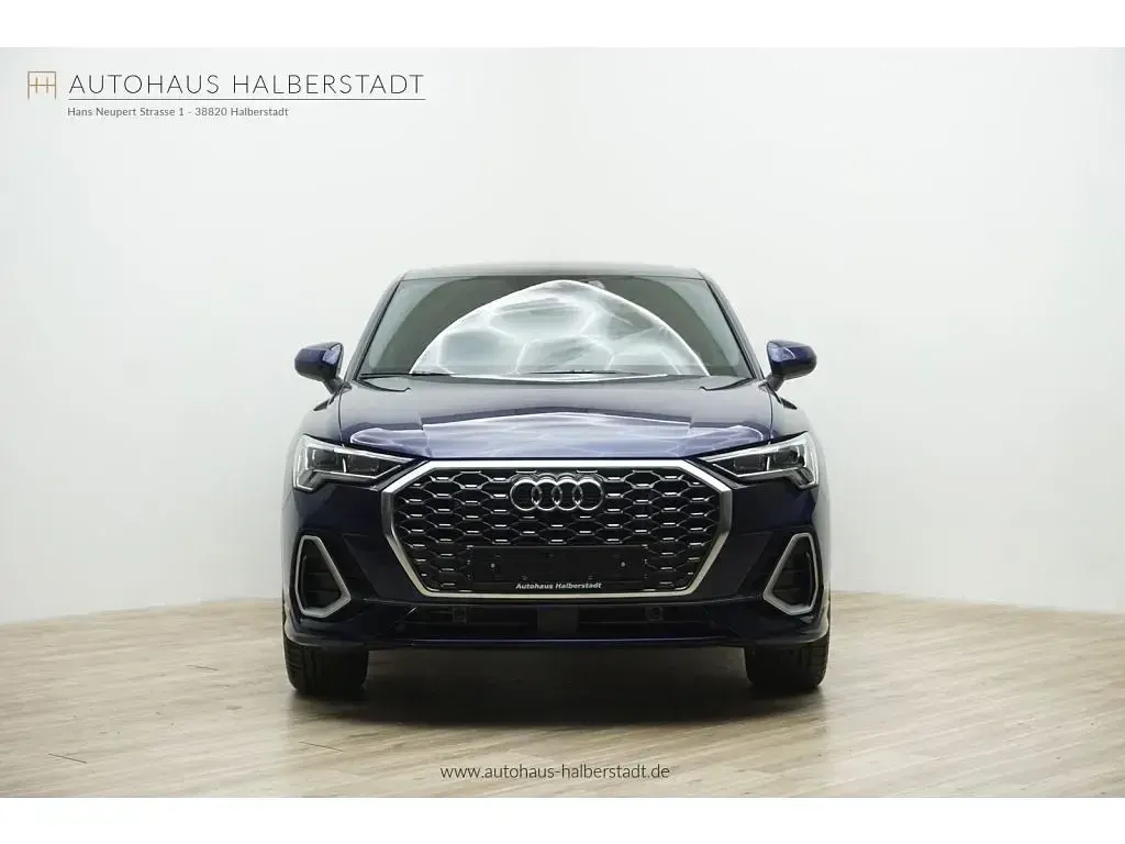 Gebraucht Audi Q3 Sportback Ambiente 150 PS (110 kW) 2024 Navarrablau metallic (metallic) SUV