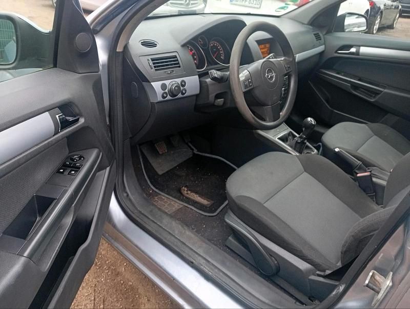 Gebraucht Opel Astra 90 PS (66 kW) 2005 Grau Limousine