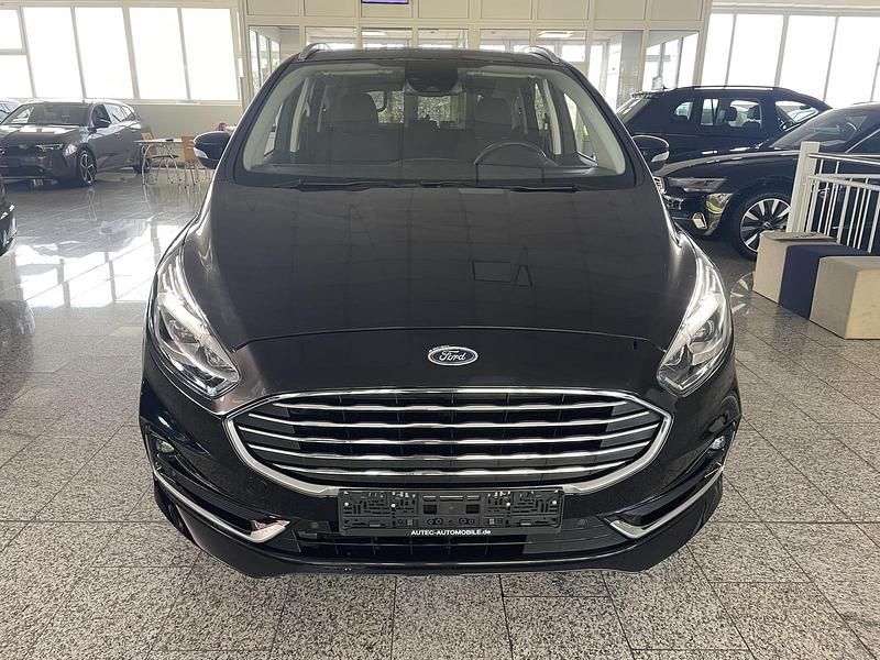 Gebraucht Ford S-MAX Titanium 190 PS (139 kW) 2022 Schwarz Van / Kleinbus