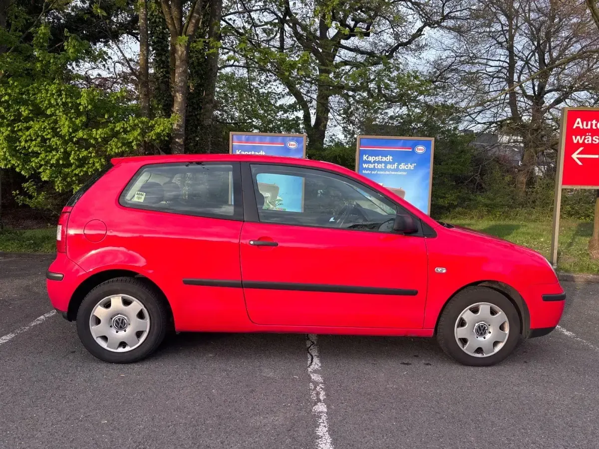 Gebraucht VW Polo 54 PS (39 kW) 2003 Rot Limousine