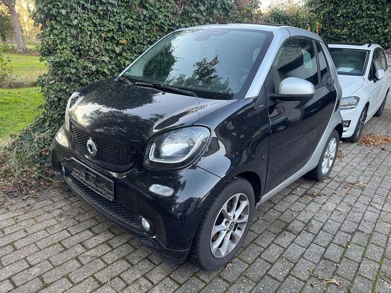 Schwarz Gebraucht 2018 Smart ForTwo Cabrio Passion Cabrio | 11.999 € (Guter Preis) - Bild 1/1