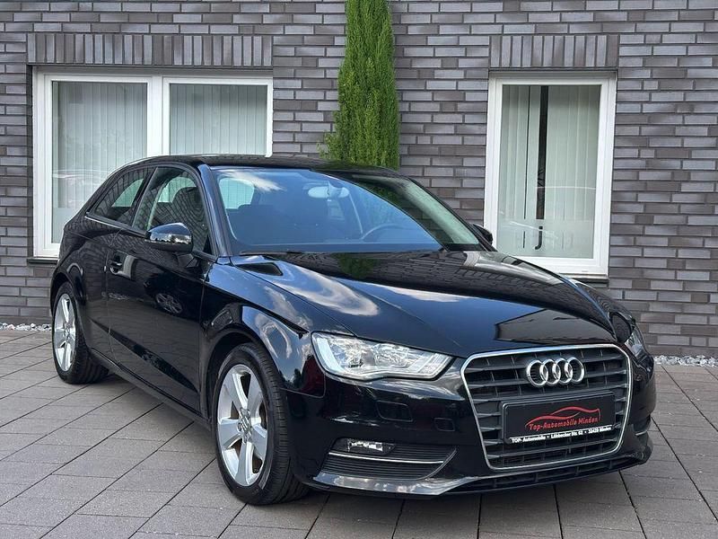 Schwarz Gebraucht 2013 Audi A3 Ambition Limousine | 8.999 € (Fairer Preis) - Bild 1/4