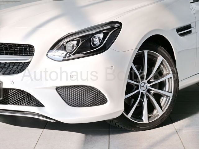 Gebraucht Mercedes SLC180 156 PS (114 kW) 2019 Weiß Cabrio