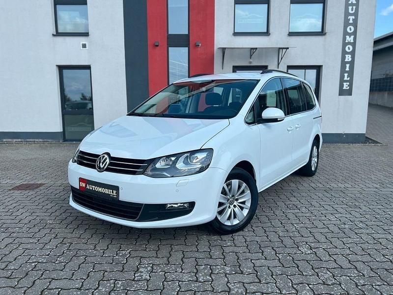 Weiß Gebraucht 2020 VW Sharan Comfortline Van / Kleinbus | 27.500 € (Fairer Preis) - Bild 1/4