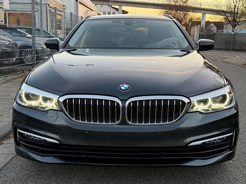 Gebraucht BMW 520 Performance 190 PS (139 kW) 2019 Grau Limousine