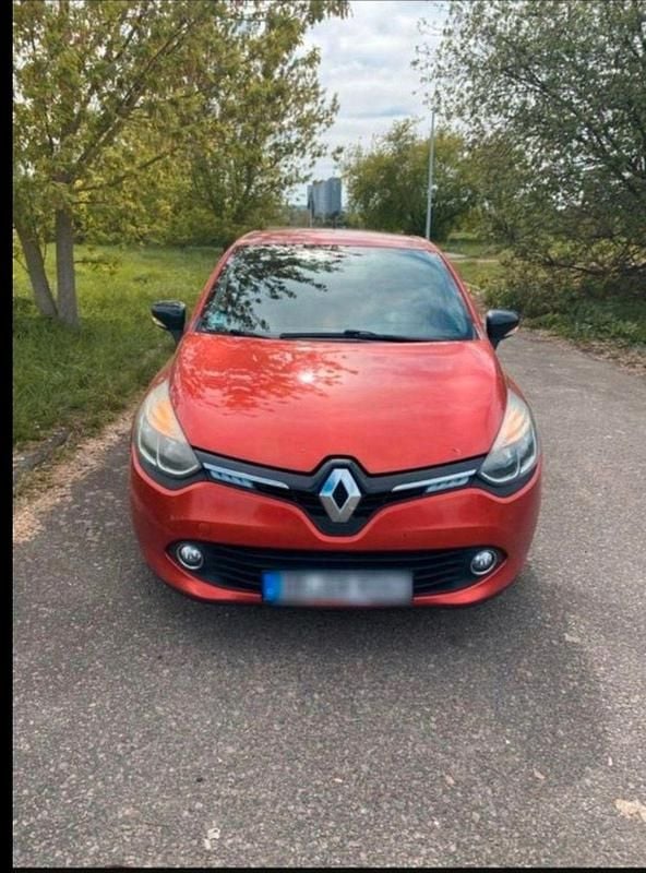 Rot Gebraucht 2014 Renault Clio IV Luxe Kleinwagen | 6.450 € (Fairer Preis) - Bild 1/4