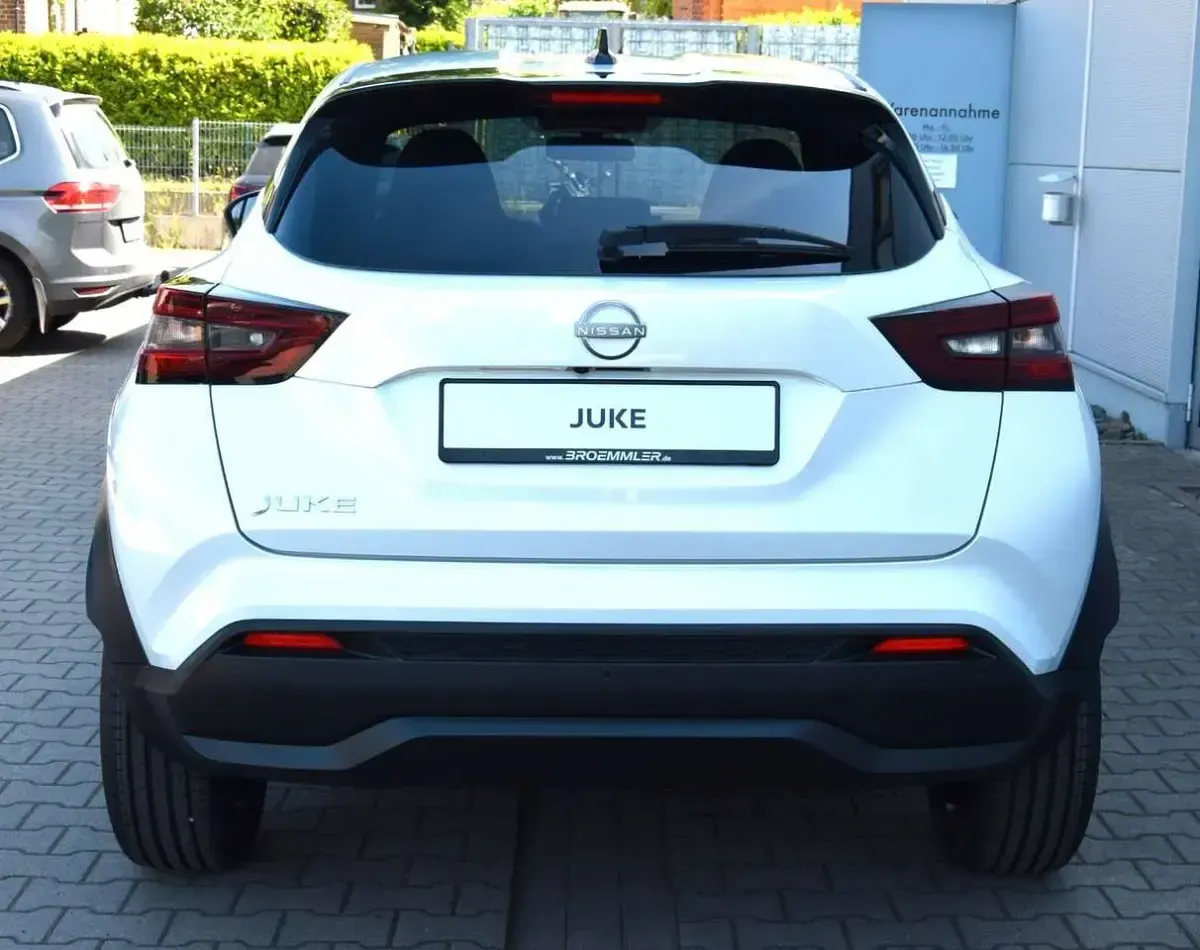 Gebraucht Nissan Juke N-Connecta 114 PS (83 kW) 2025 White / qbeg SUV