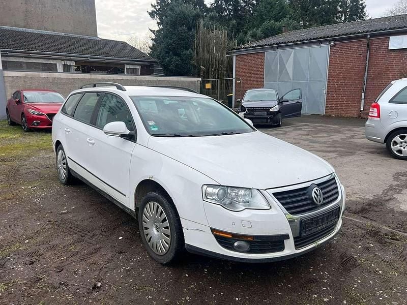 Gebraucht VW Passat Trendline 140 PS (102 kW) 2009 Candyweiß Kombi