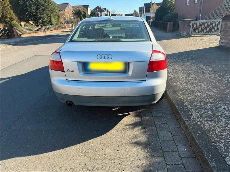 Gebraucht Audi A4 130 PS (95 kW) 2001 Silber Limousine