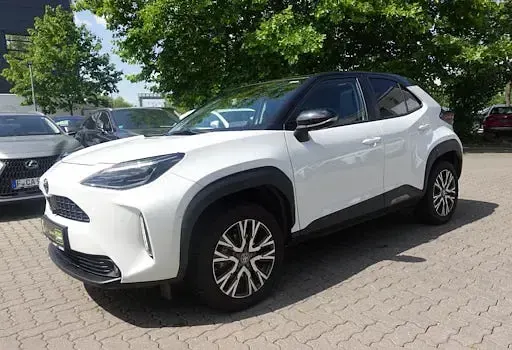 Gebraucht Toyota Yaris Cross Elegant 116 PS (85 kW) 2023 Schwarz SUV
