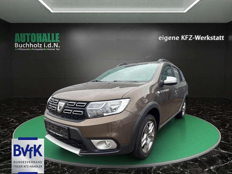 Braun Gebraucht 2018 Dacia Logan Celebration Kombi | 11.890 € (Etwas zu teuer) - Bild 1/3