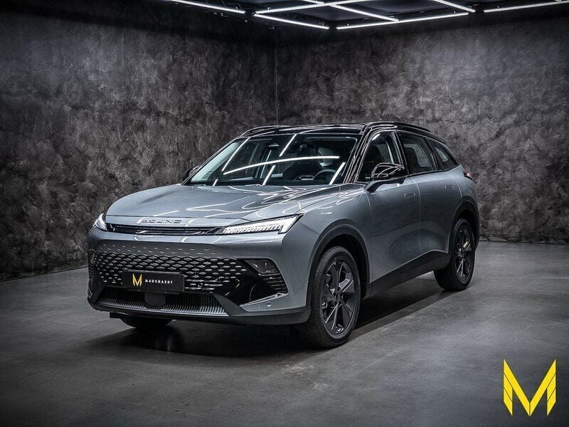 Rot (rot) Gebraucht 2024 Baic X55 SUV | 28.888 € - Bild 1/4