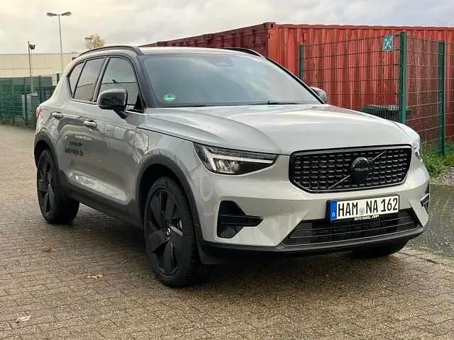 Gebraucht Volvo XC40 Plus 163 PS (119 kW) 2025 Vapour grey / SUV