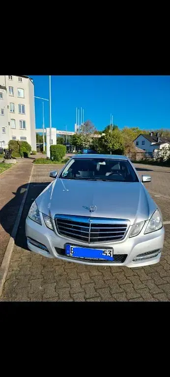Second-hand Mercedes E250 204 CP (150 kW) 2012 Argintiu Berlinǎ