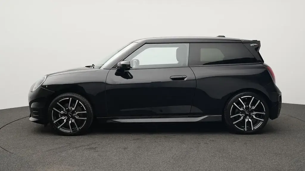 Gebraucht Mini Cooper SE 160 kW (218 PS) 2024 Schwarz Kleinwagen