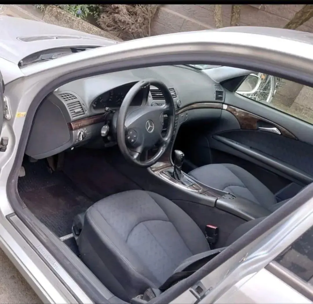Gebraucht Mercedes E220 130 PS (95 kW) 2005 Limousine
