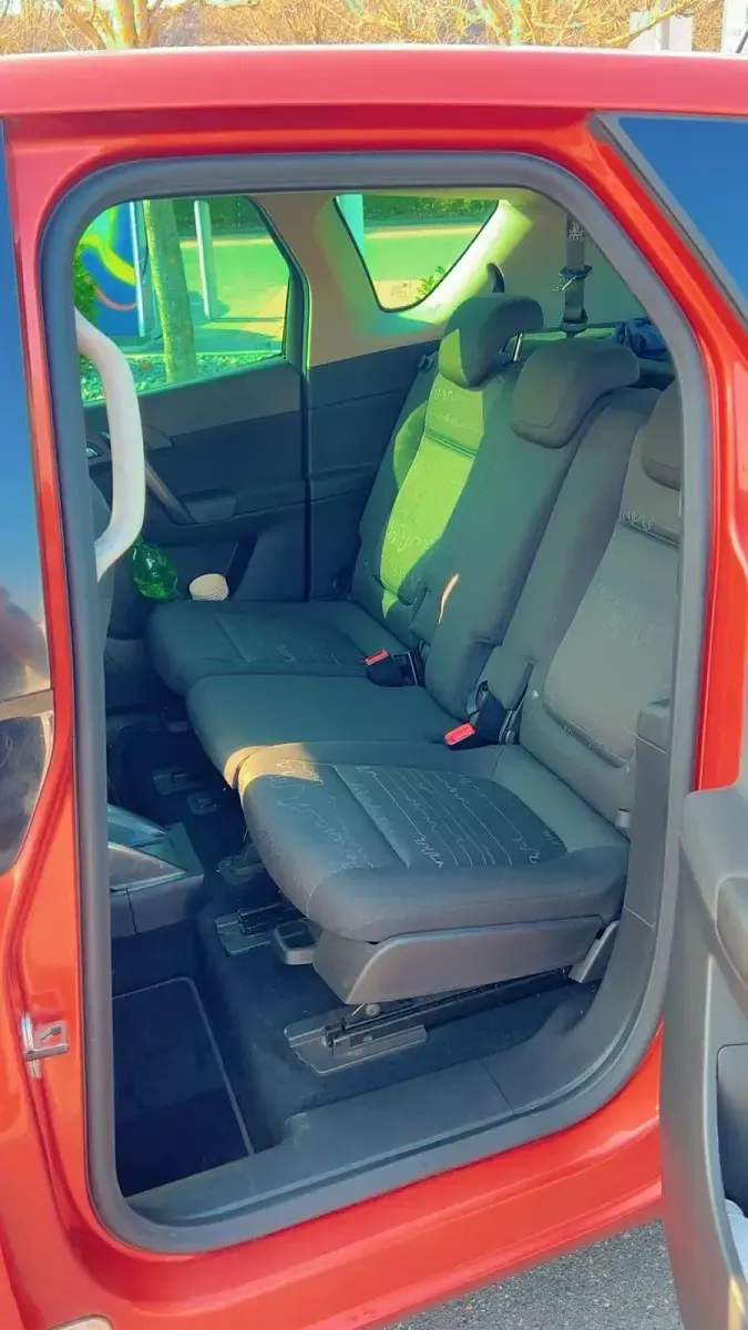 Gebraucht Opel Meriva 101 PS (74 kW) 2011 Rot Van / Kleinbus