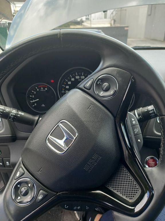 Grau Gebraucht 2017 Honda HR-V Executive SUV | 10.900 € (Teuer) - Bild 1/4