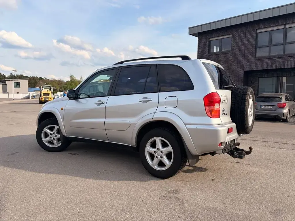 Gebraucht Toyota RAV4 150 PS (110 kW) 2003 Silber SUV
