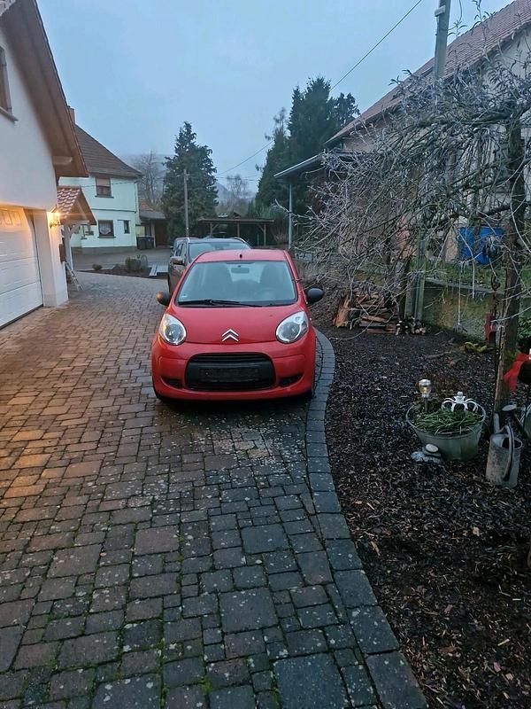 Rot Gebraucht 2010 Citroën C1 Kleinwagen | 1.600 € (Superpreis) - Bild 1/4