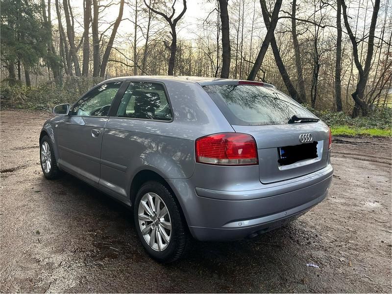 Grau Gebraucht 2004 Audi A3 Kombi | 2.700 € (Fairer Preis) - Bild 1/4