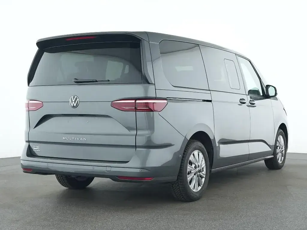 Gebraucht VW Multivan Basis 204 PS (150 kW) 2025 Indiumgrau metallic Van / Kleinbus